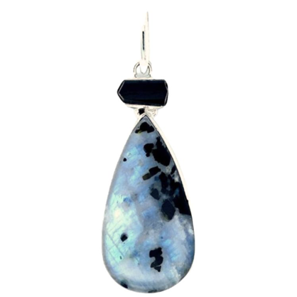 We complemented Mother Nature by adding a rough Black Tourmaline on top of the pendant. 